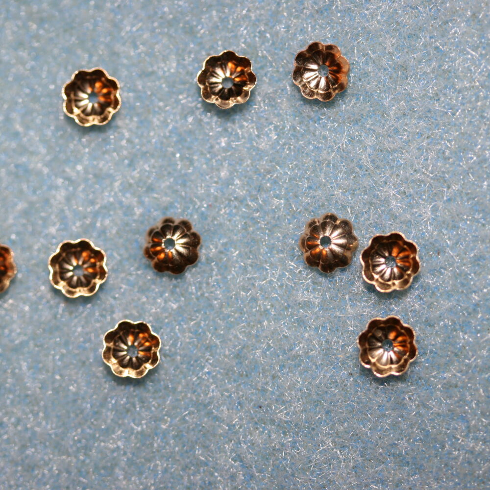 Alternative view of SERRATED SMALL BEAD CAP GF 10PC