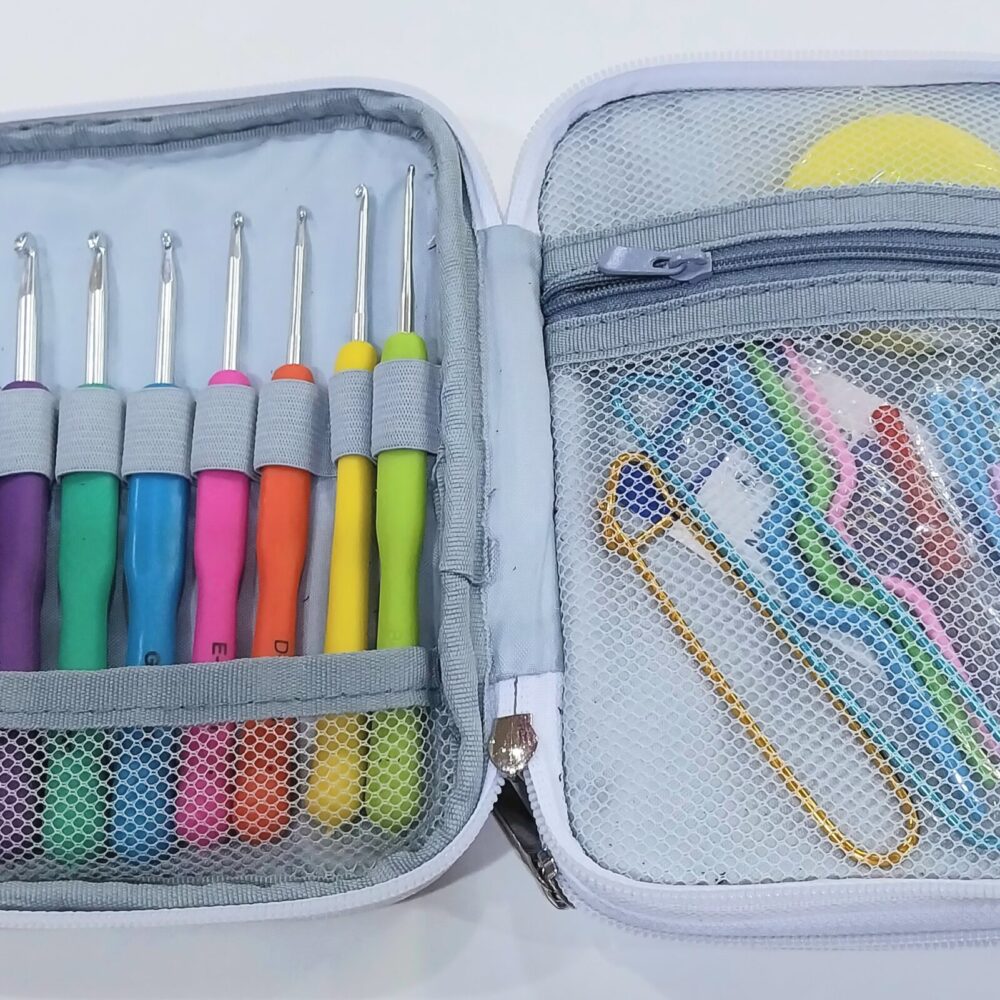 CROCHET HOOK SET CAT DESIGN