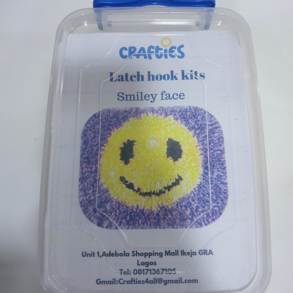 CRAFT KIT: LATCH HOOK